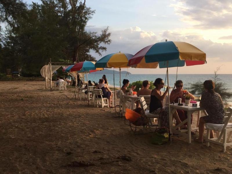 Hotel Micky Monkey Beach At Maikhao Beach Mai Khao Exterior foto